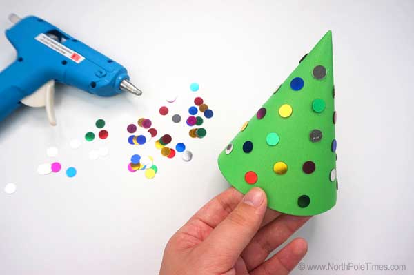 [Paper Cone Christmas Tree]